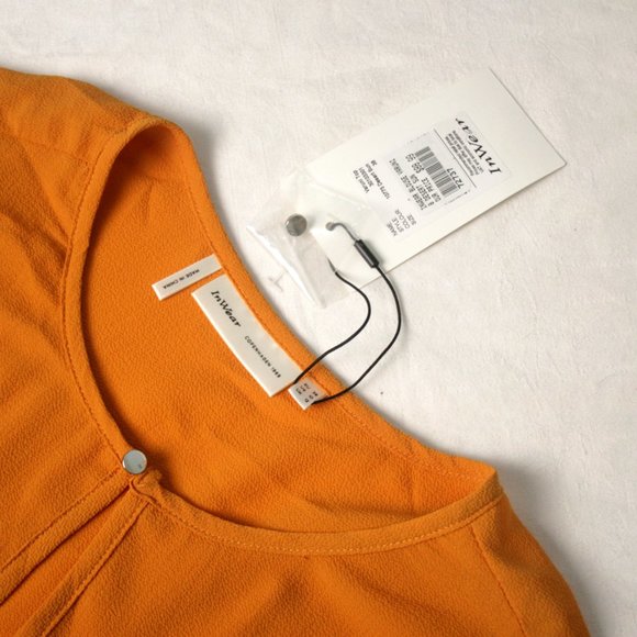 Varuni Top with Pleats on Back!! - Picture 5 of 5